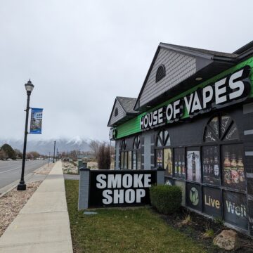 US Senate candidate received $50k from vape shop owners